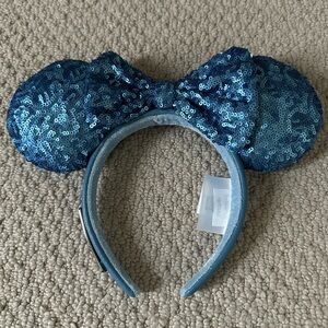 Disney Loungefly Hydrangeas Blue Sequin Minnie Mouse Ears